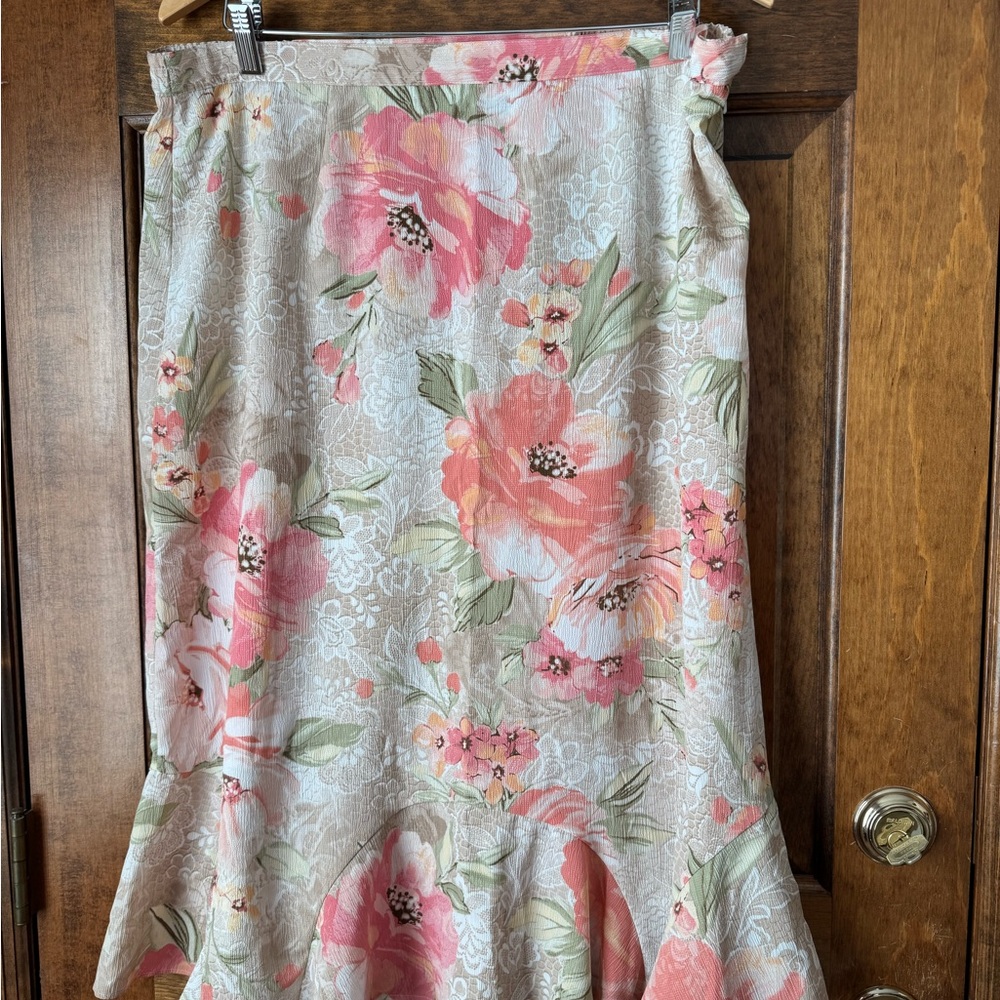 Alfred Dunner Floral Print Skirt Size 16